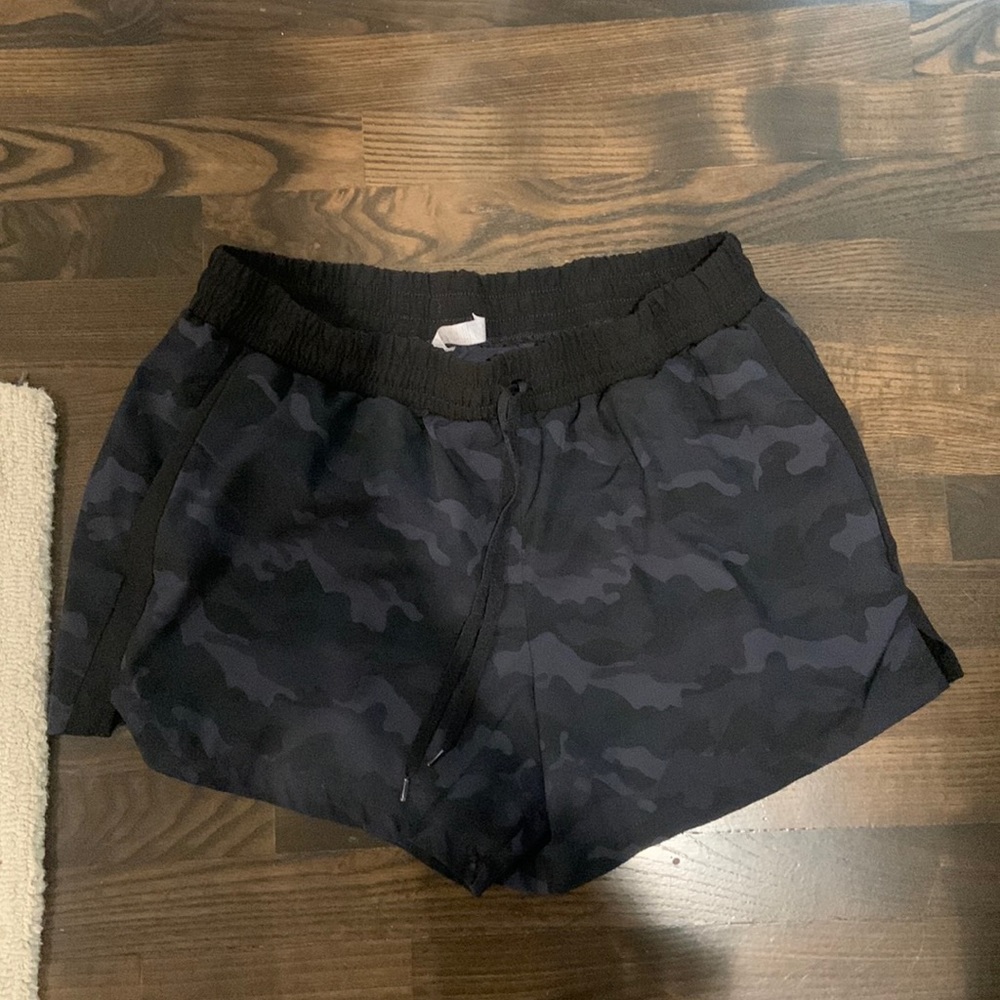 Athletic shorts with pockets!